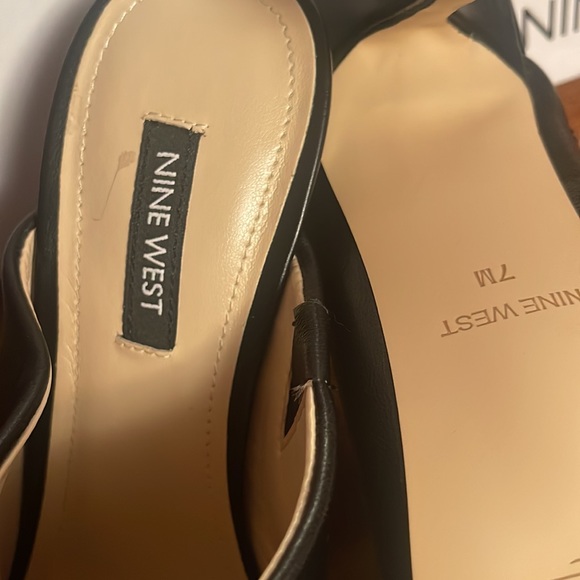 Nine West slip on heels - Picture 5 of 6